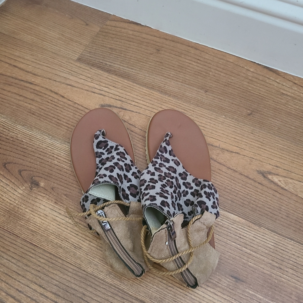 Women's leopard print sandles